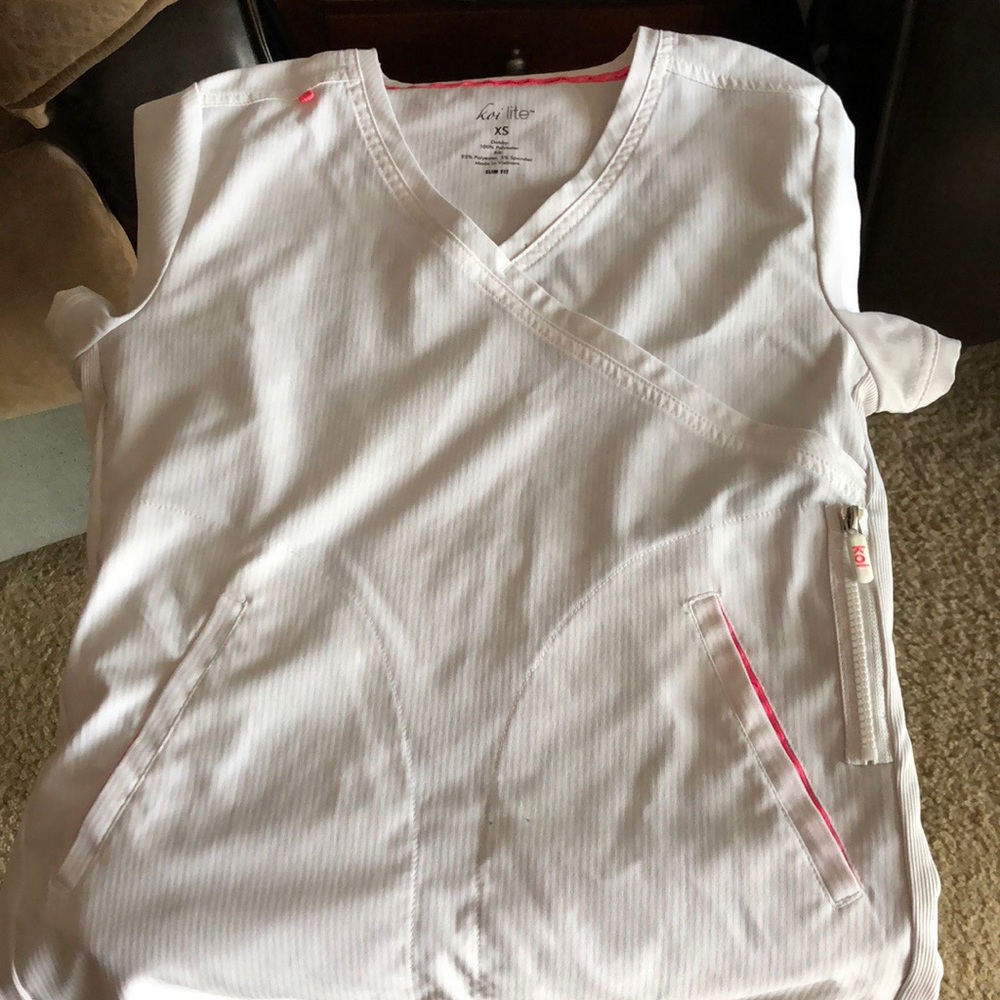 Koi Lite Scrub Top